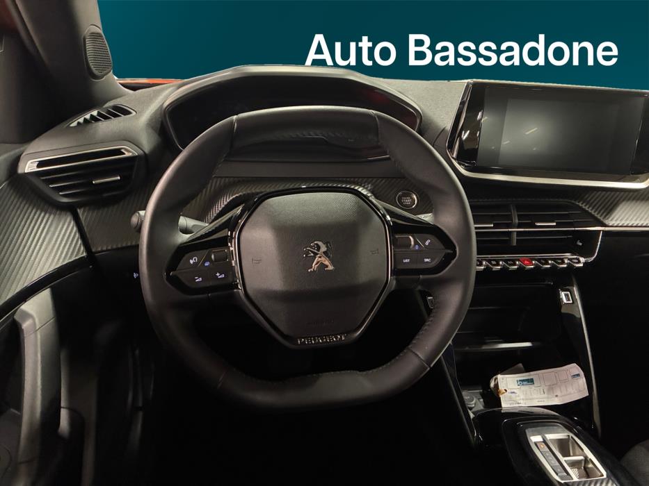 PEUGEOT e-2008 2023