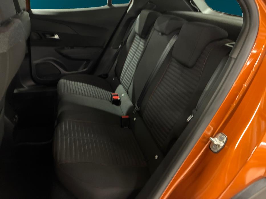 PEUGEOT e-2008 2023