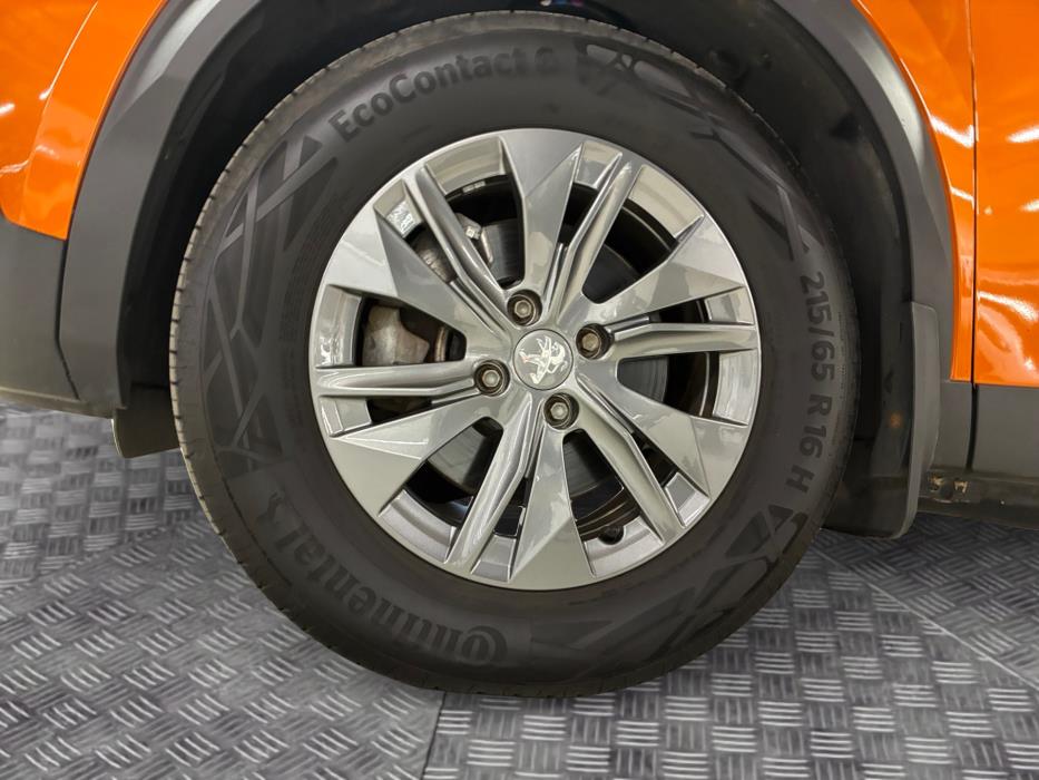 PEUGEOT e-2008 2023