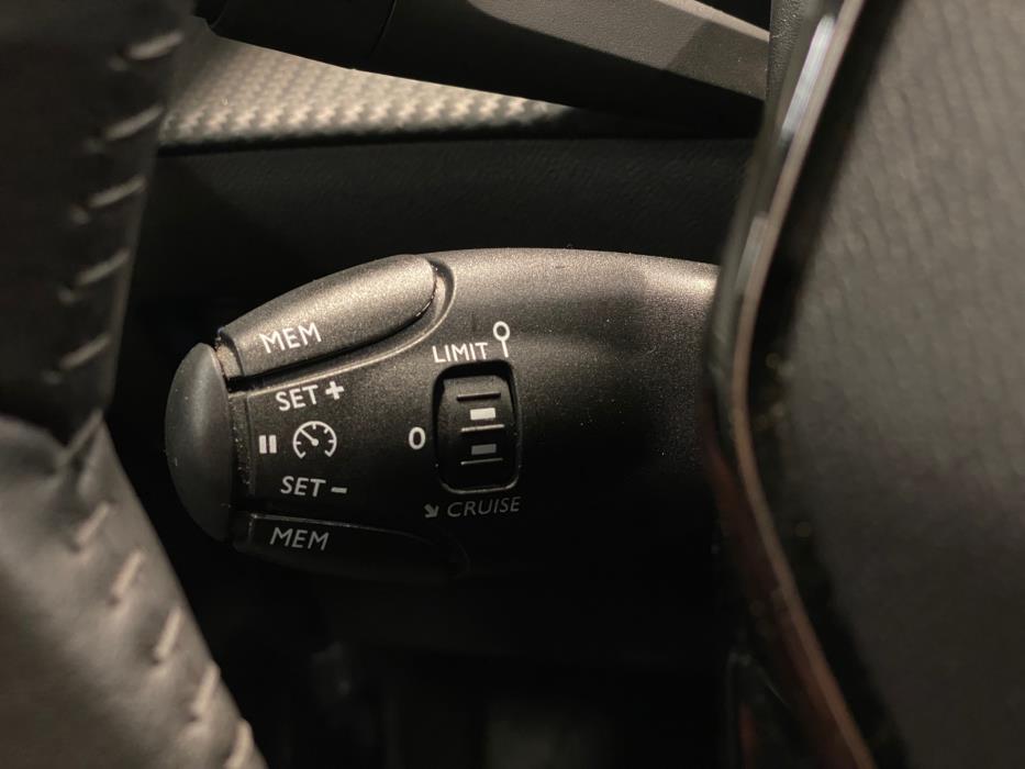 Peugeot e-2008 2023