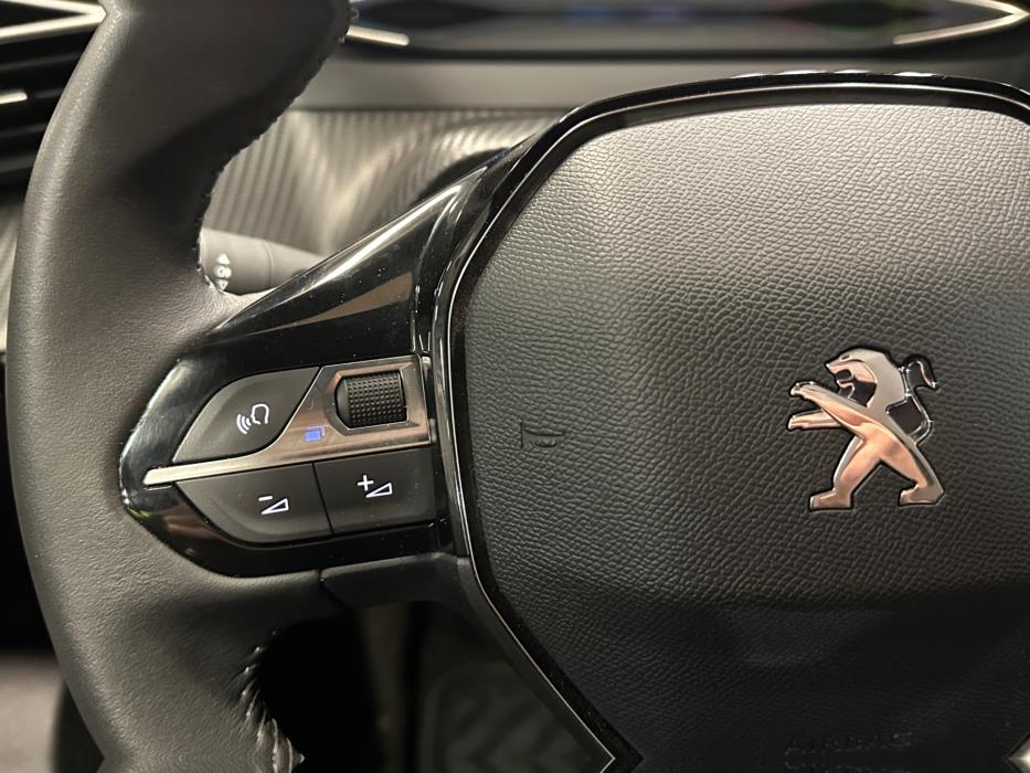 Peugeot e-2008 2023