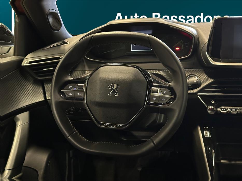 PEUGEOT e-2008 2023