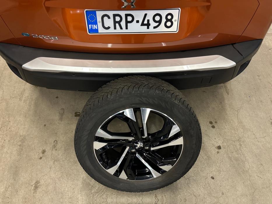 PEUGEOT e-2008 2023