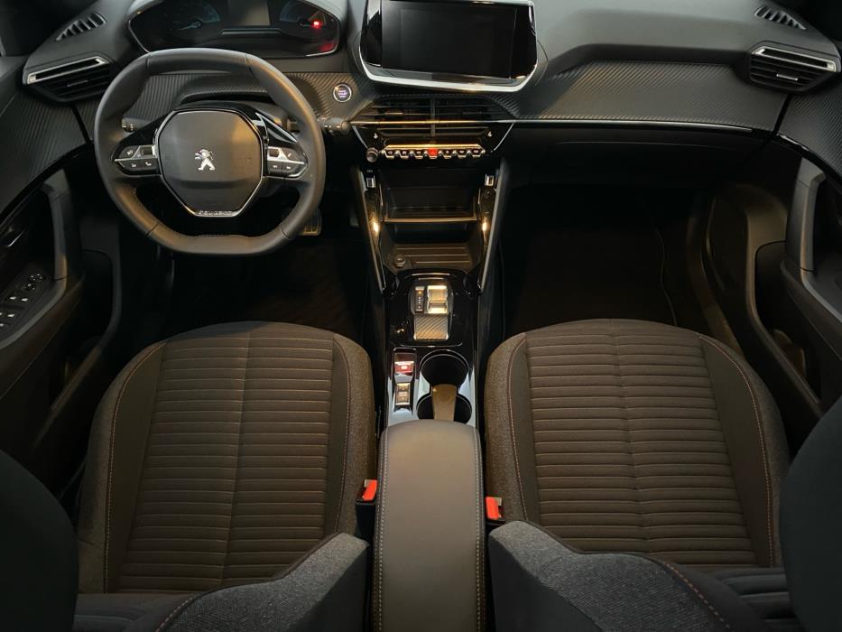 PEUGEOT e-2008 2023