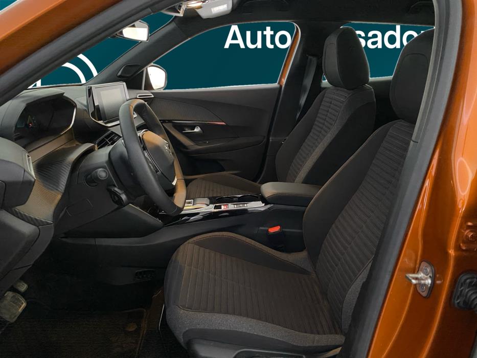 PEUGEOT e-2008 2023