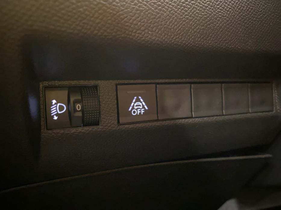 Peugeot e-2008 2023