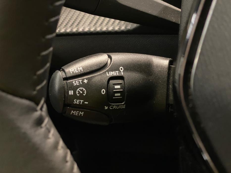 Peugeot e-2008 2023