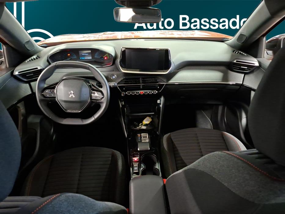 PEUGEOT e-2008 2023