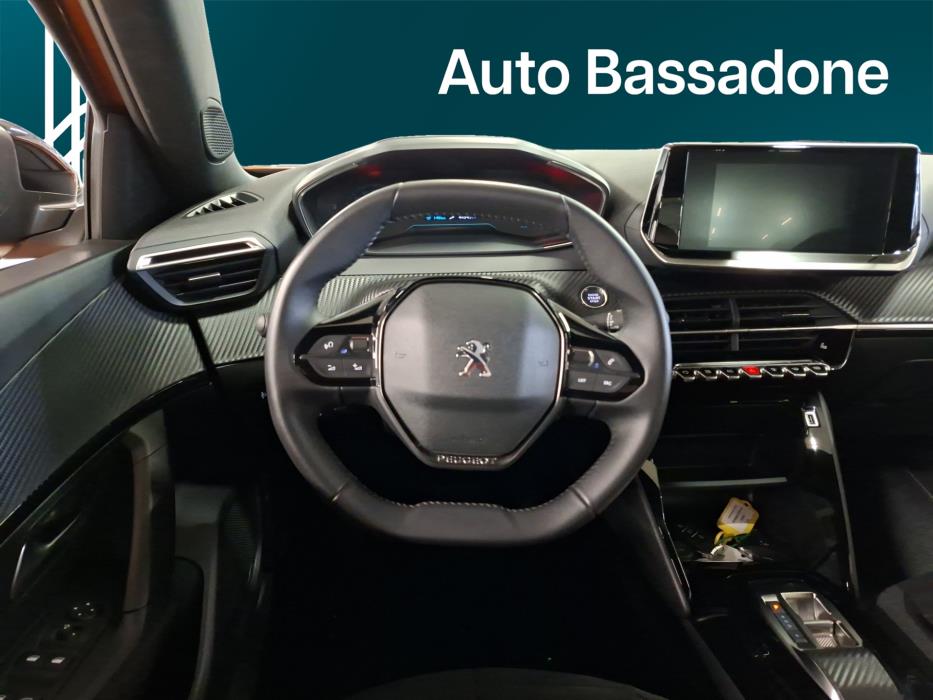 PEUGEOT e-2008 2023