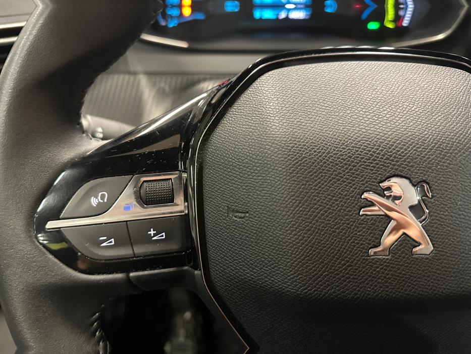 Peugeot e-2008 2023