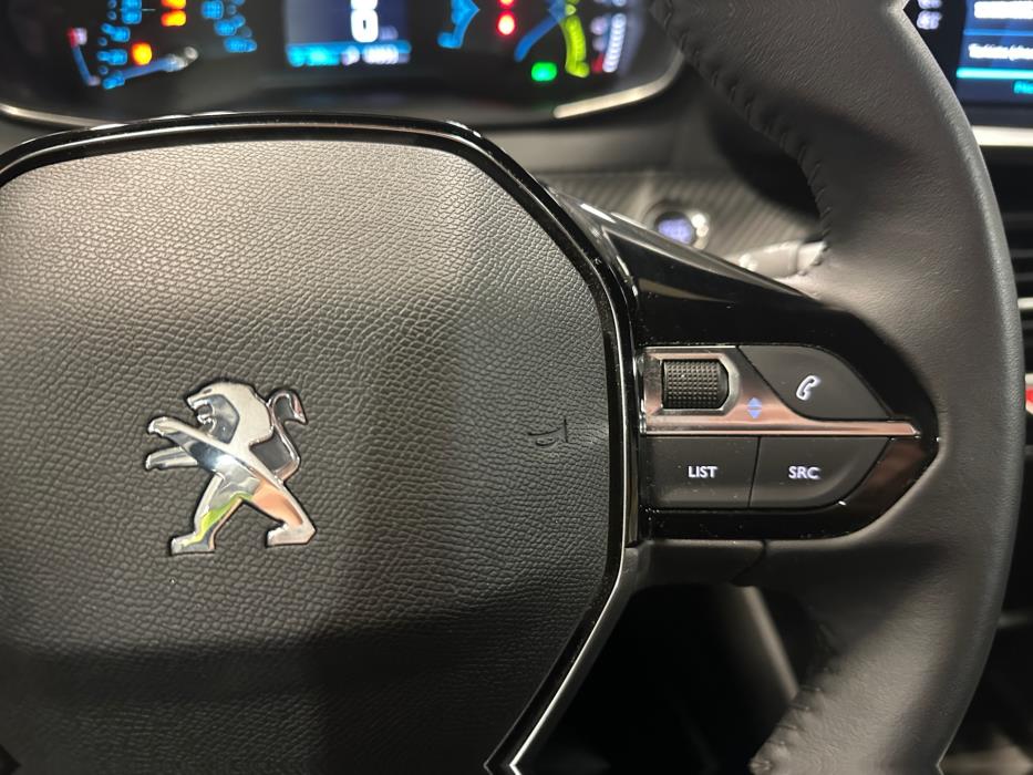 Peugeot e-2008 2023