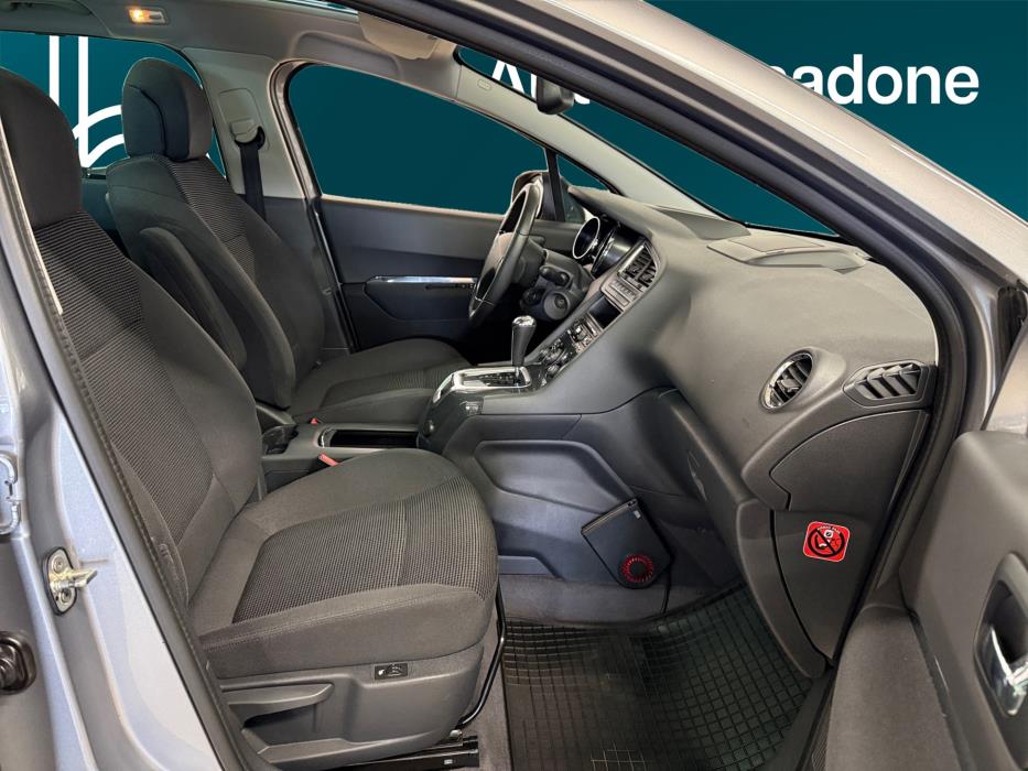 Peugeot 5008 2015