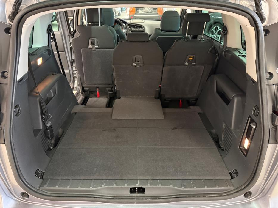Peugeot 5008 2015
