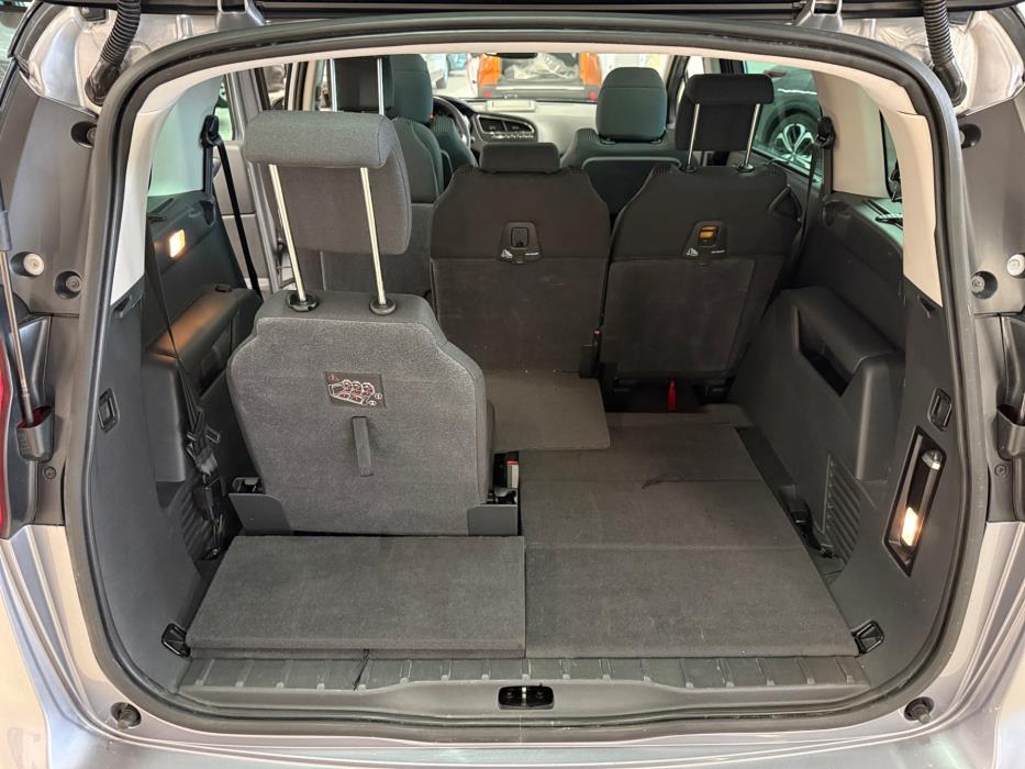 Peugeot 5008 2015