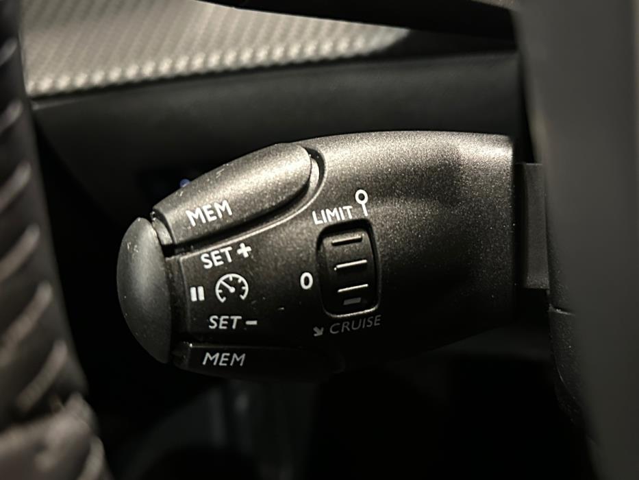 Peugeot e-2008 2023