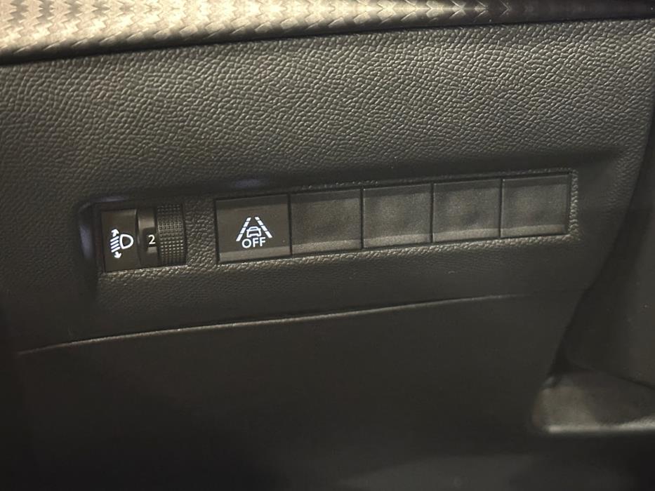 Peugeot e-2008 2023