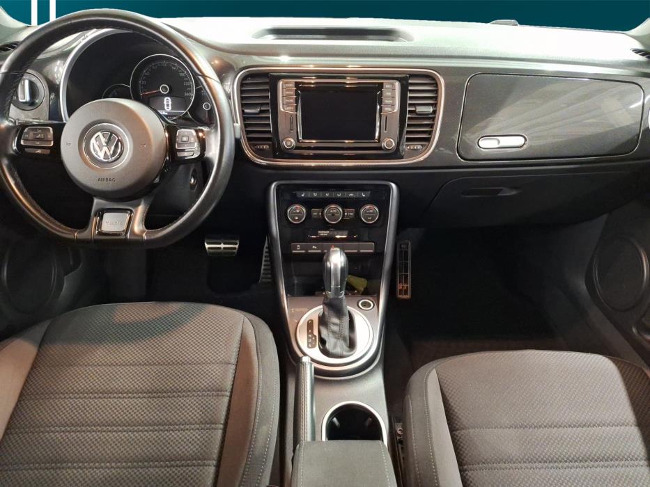 VOLKSWAGEN Beetle 2017