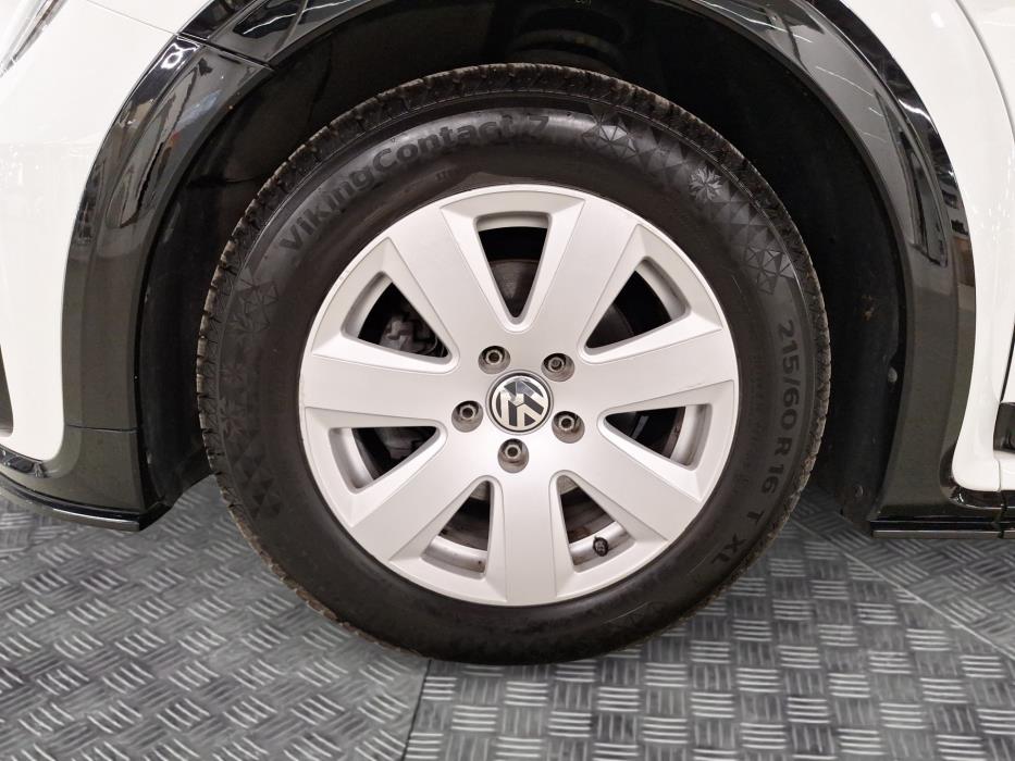 VOLKSWAGEN Beetle 2017
