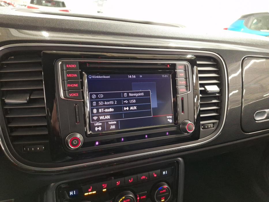 VOLKSWAGEN Beetle 2017