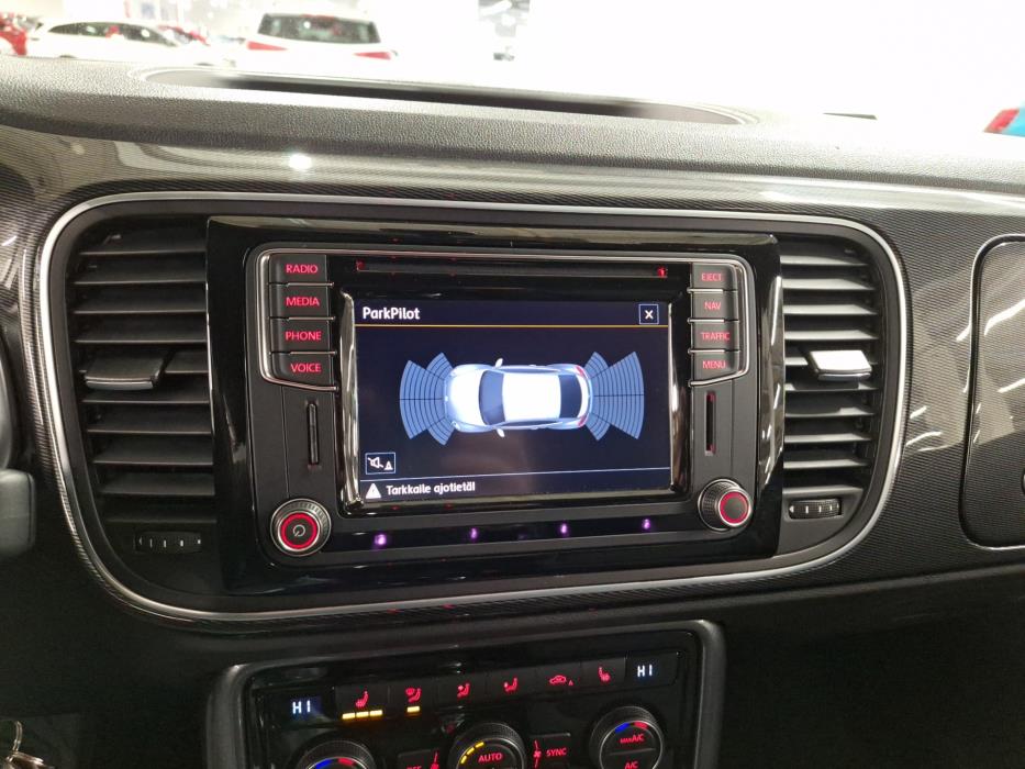 VOLKSWAGEN Beetle 2017