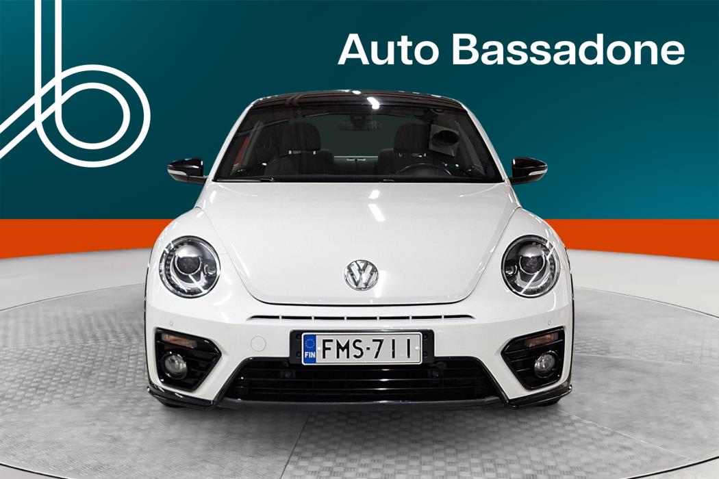 VOLKSWAGEN Beetle 2017