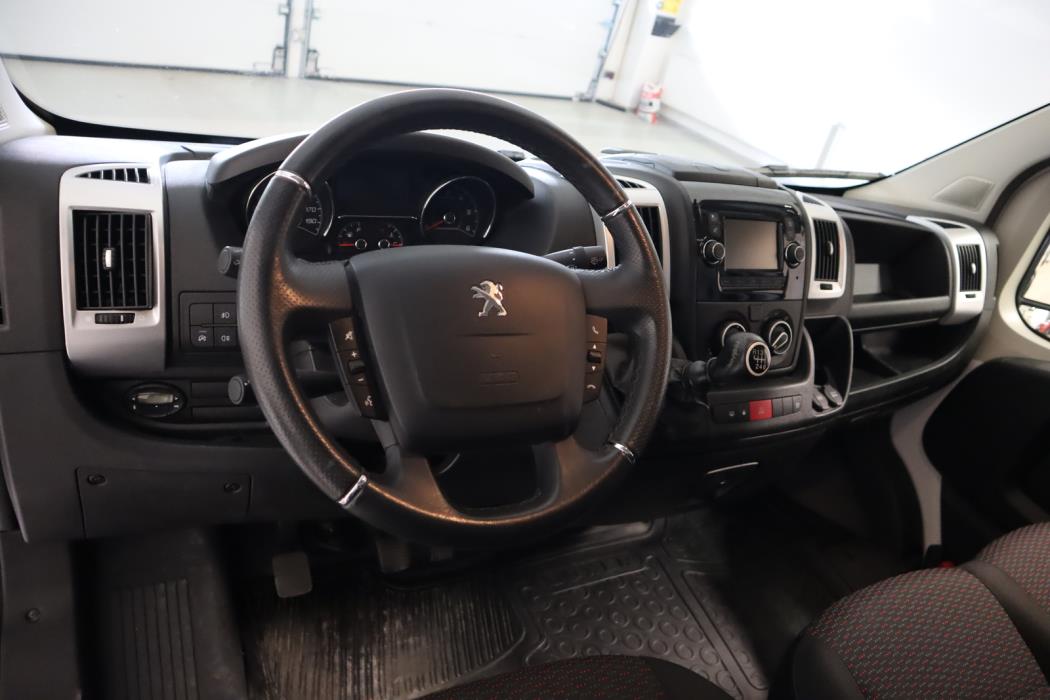 PEUGEOT Boxer 2023
