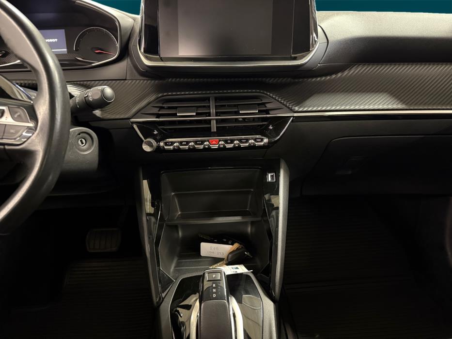 PEUGEOT 208 2020