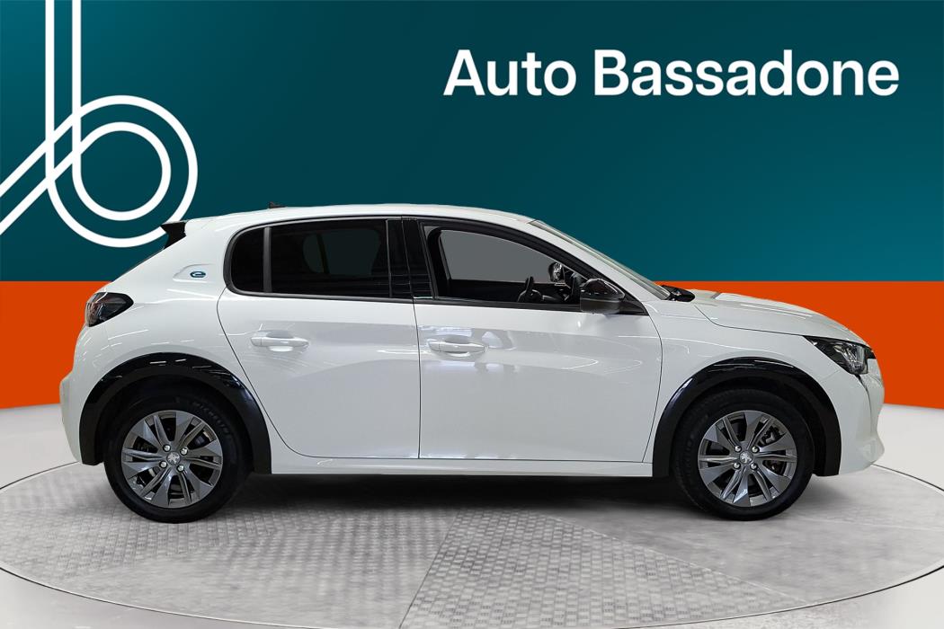 PEUGEOT e-208 2023