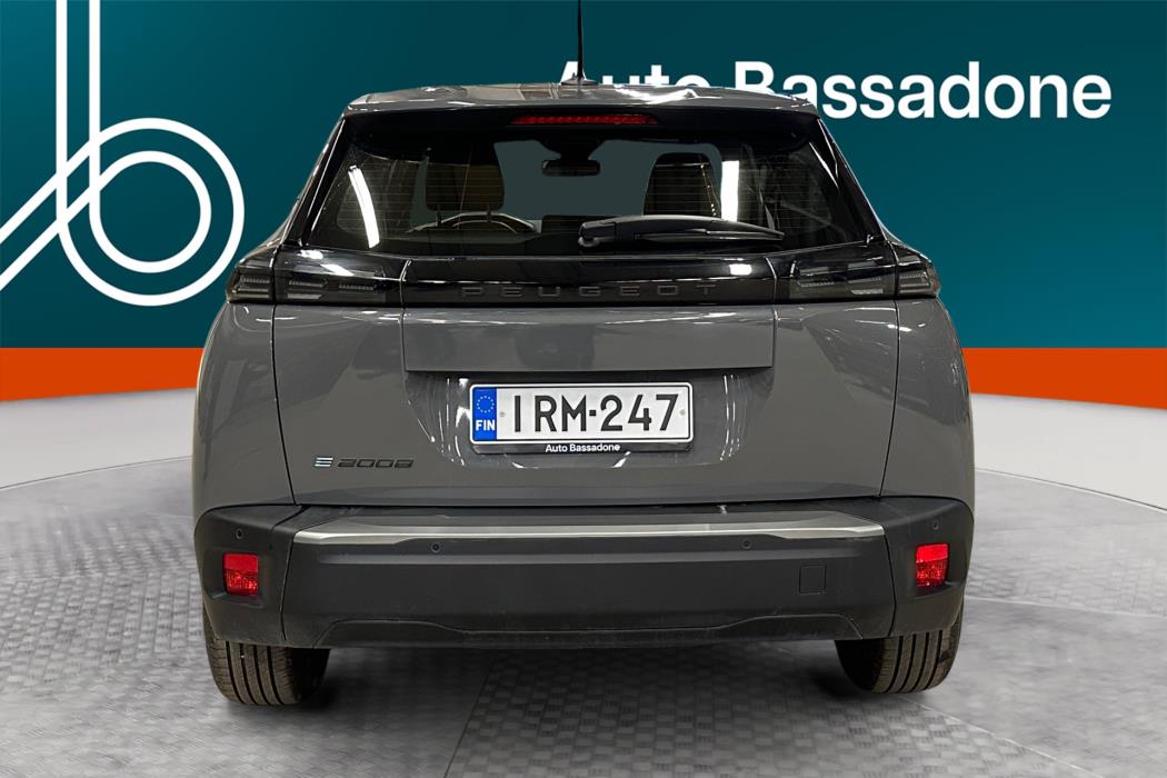 PEUGEOT e-2008 2023