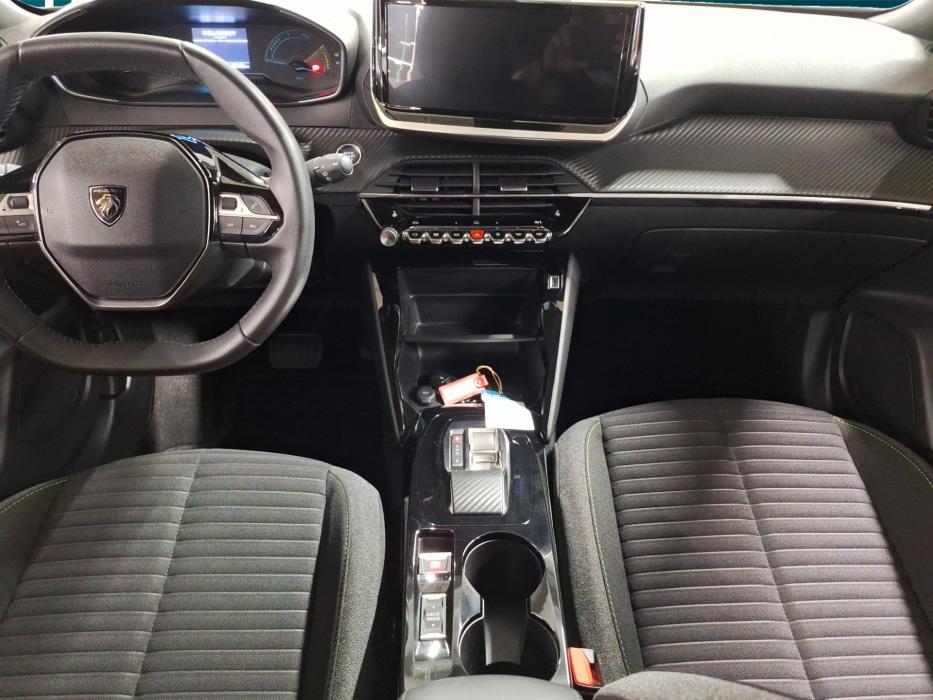PEUGEOT e-2008 2023