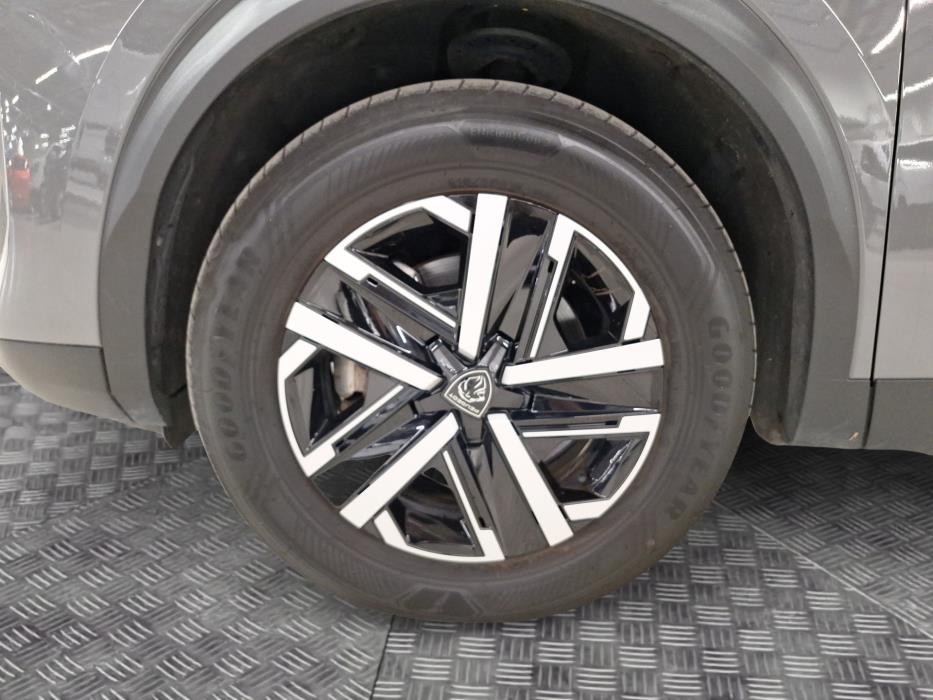 PEUGEOT e-2008 2023