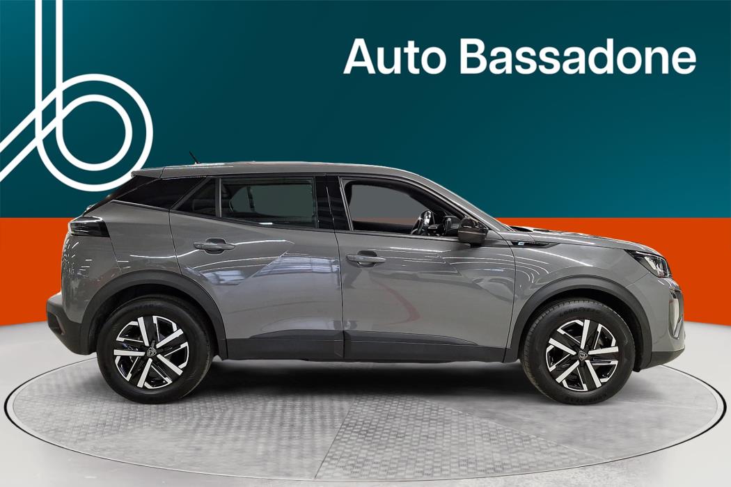 PEUGEOT e-2008 2023
