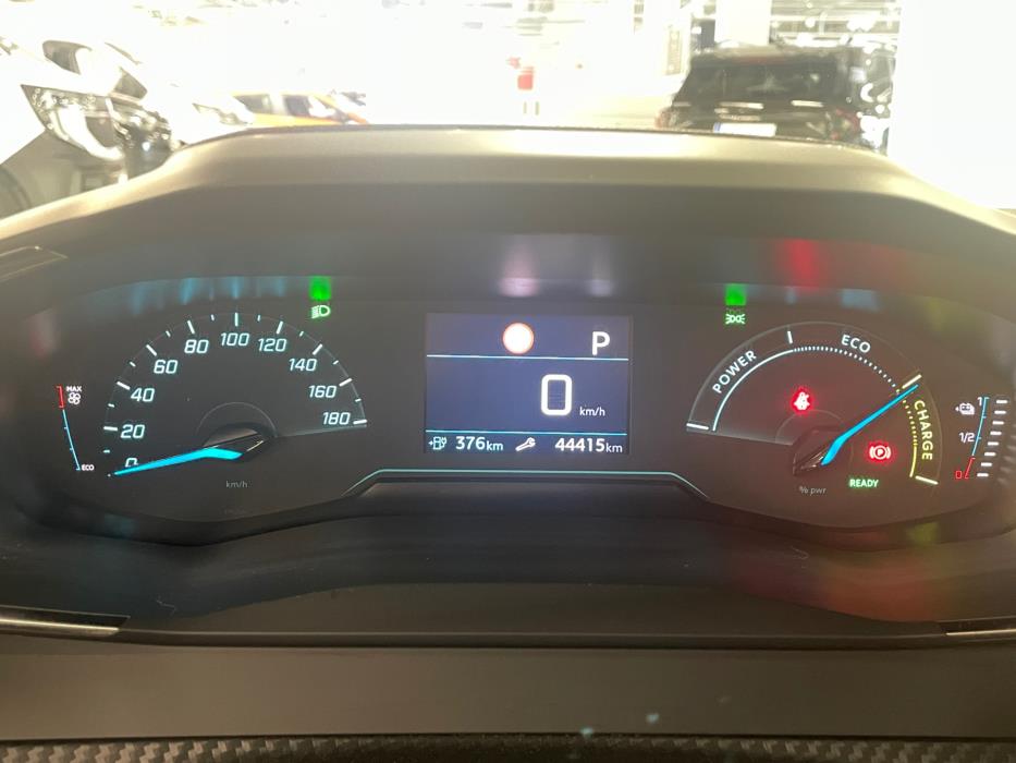 PEUGEOT e-2008 2023