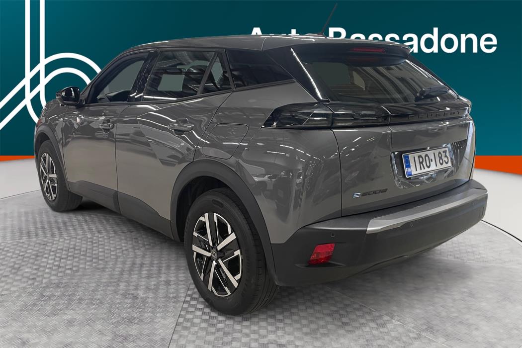 PEUGEOT e-2008 2023
