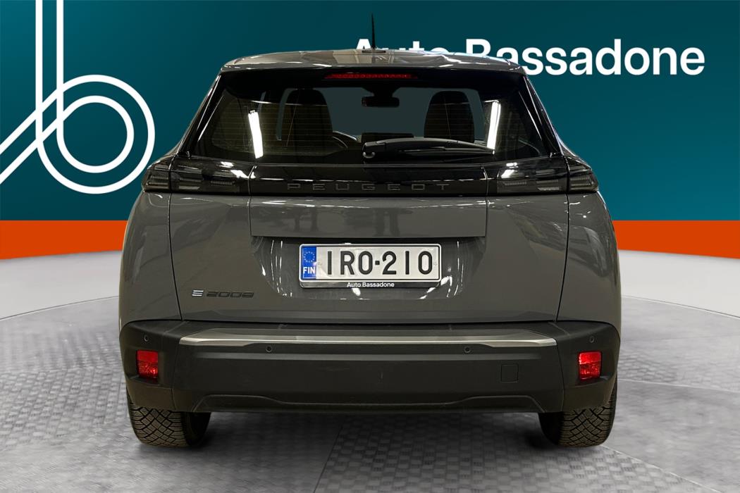 PEUGEOT e-2008 2023