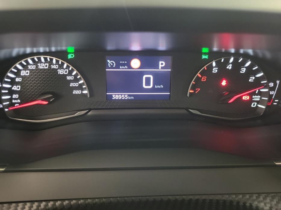 PEUGEOT 208 2022