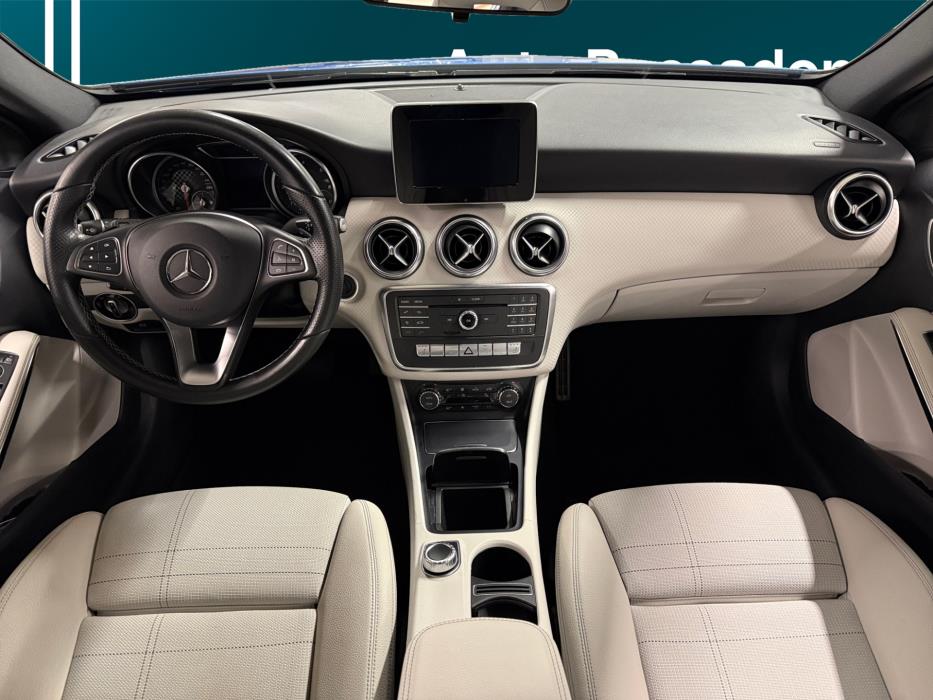 MERCEDES-BENZ A 2016