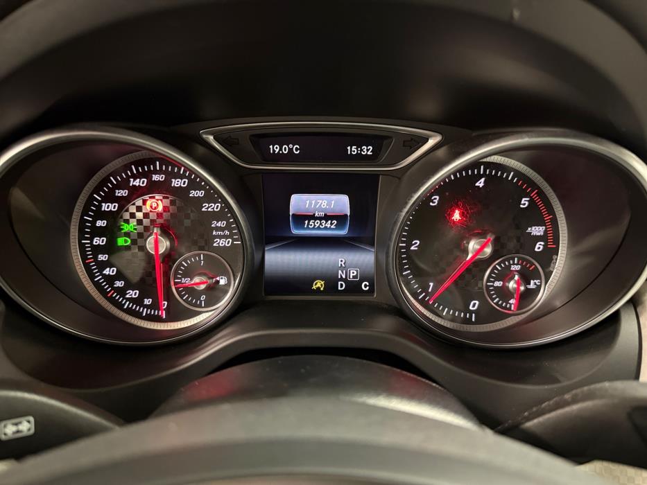 MERCEDES-BENZ A 2016