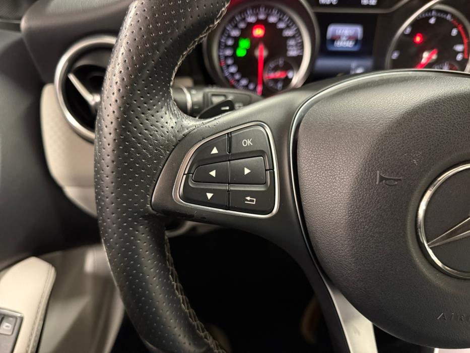 MERCEDES-BENZ A 2016