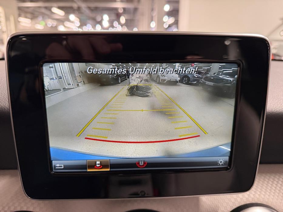 MERCEDES-BENZ A 2016