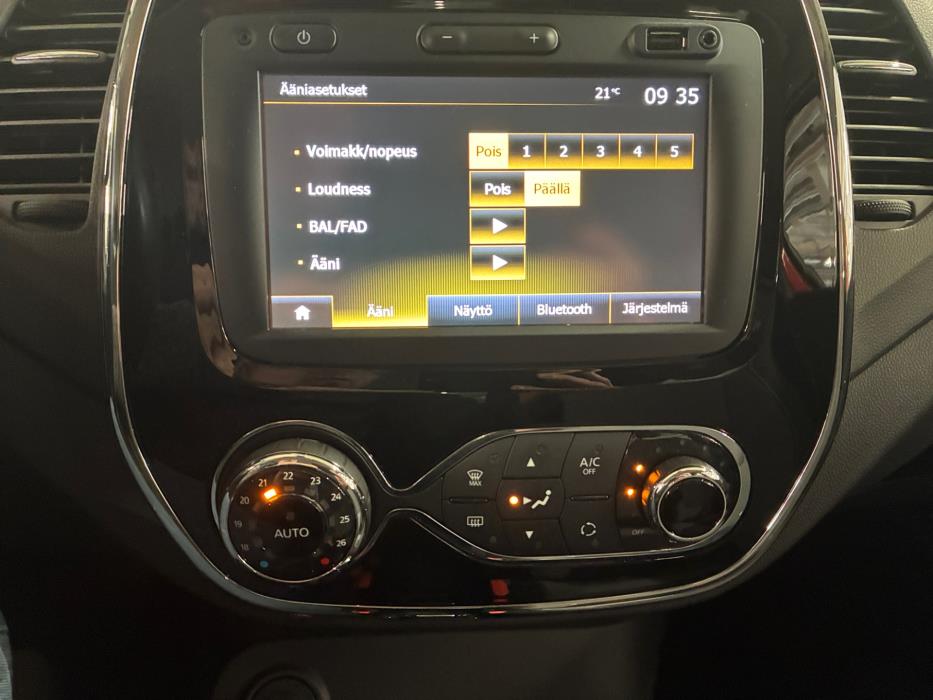RENAULT Captur 2016