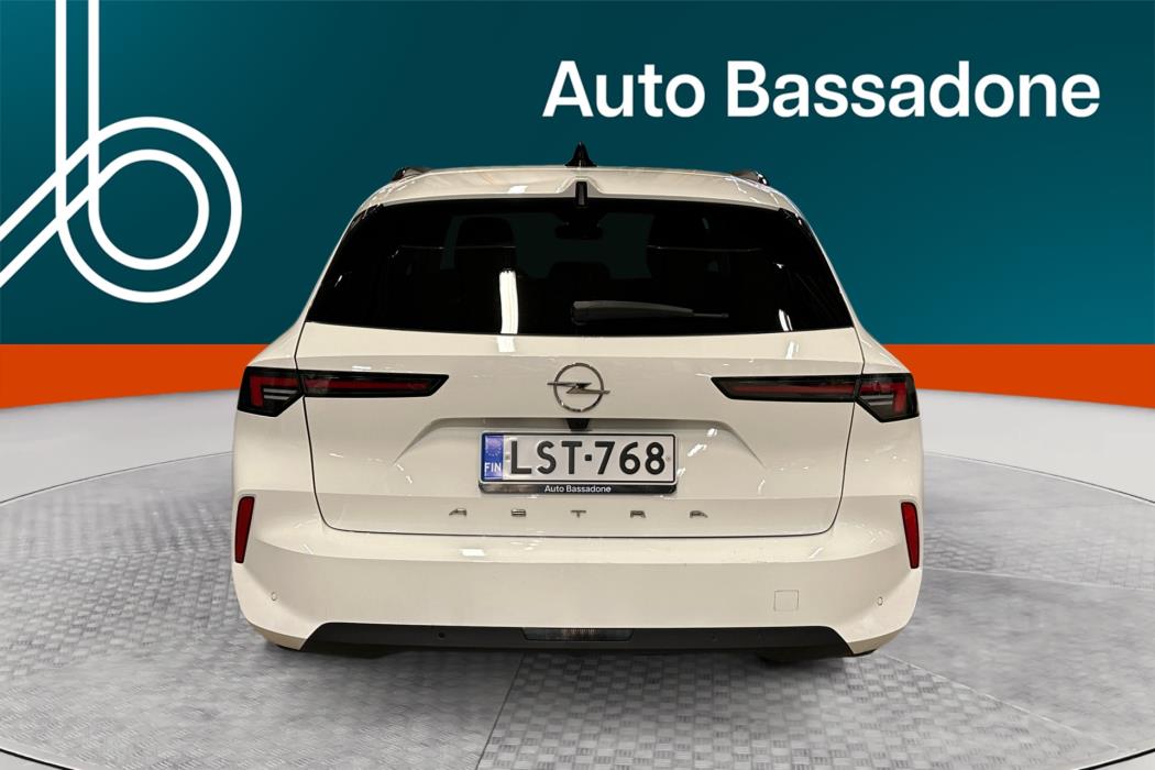 Opel Astra 2024