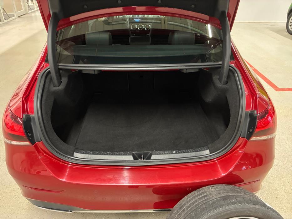 MERCEDES-BENZ A 2022