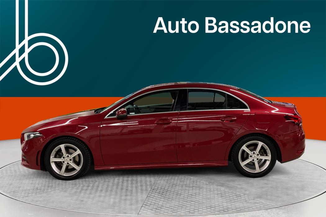 MERCEDES-BENZ A 2022