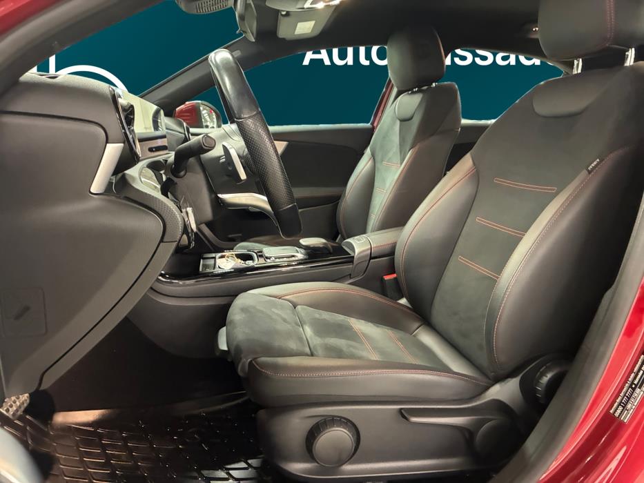 MERCEDES-BENZ A 2022