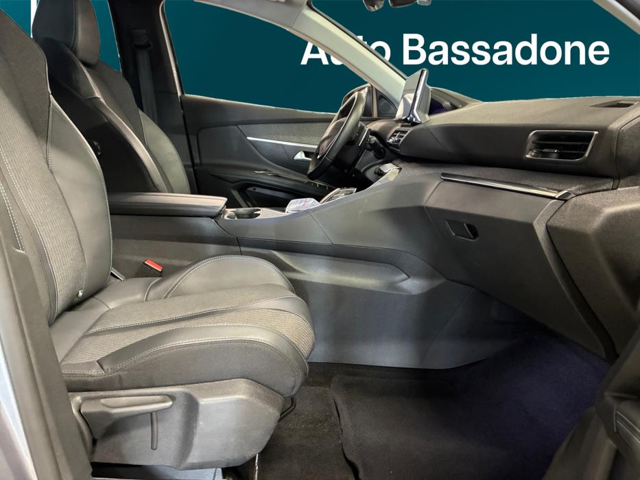 PEUGEOT 3008 2022