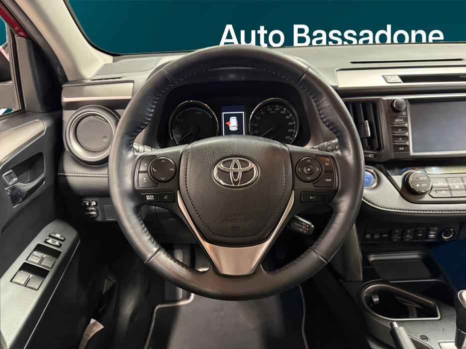 TOYOTA RAV4 2018