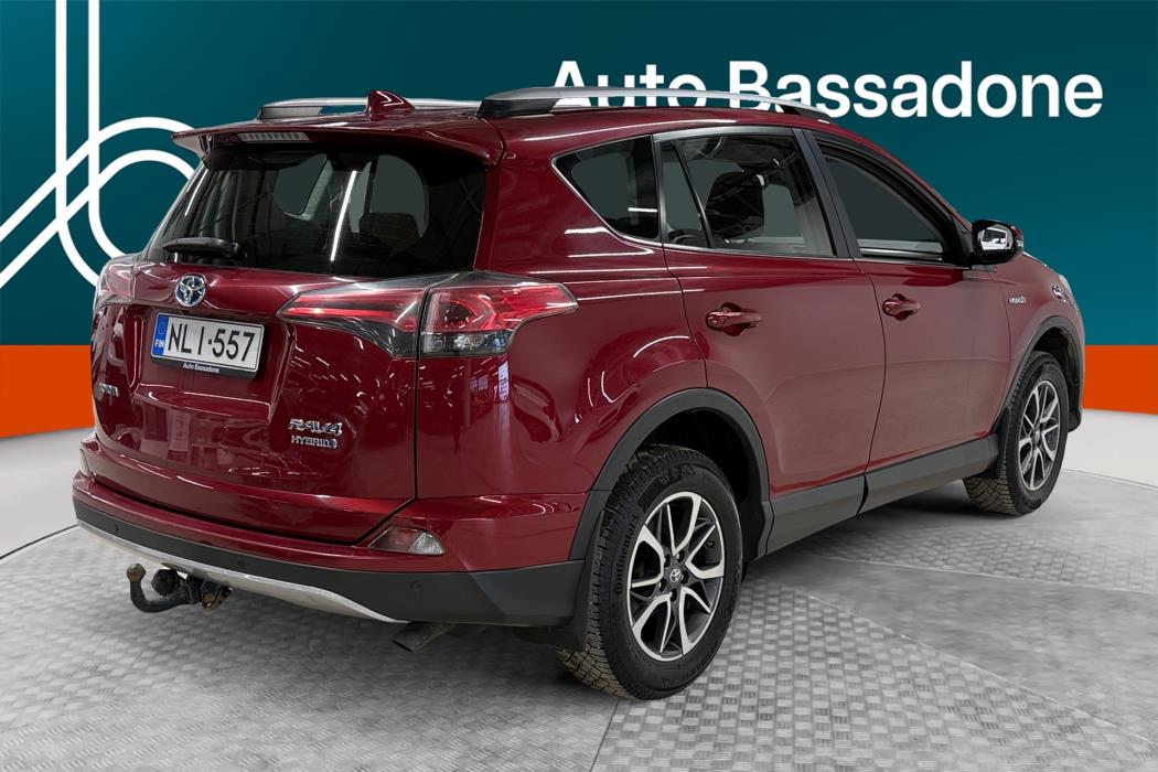 TOYOTA RAV4 2018