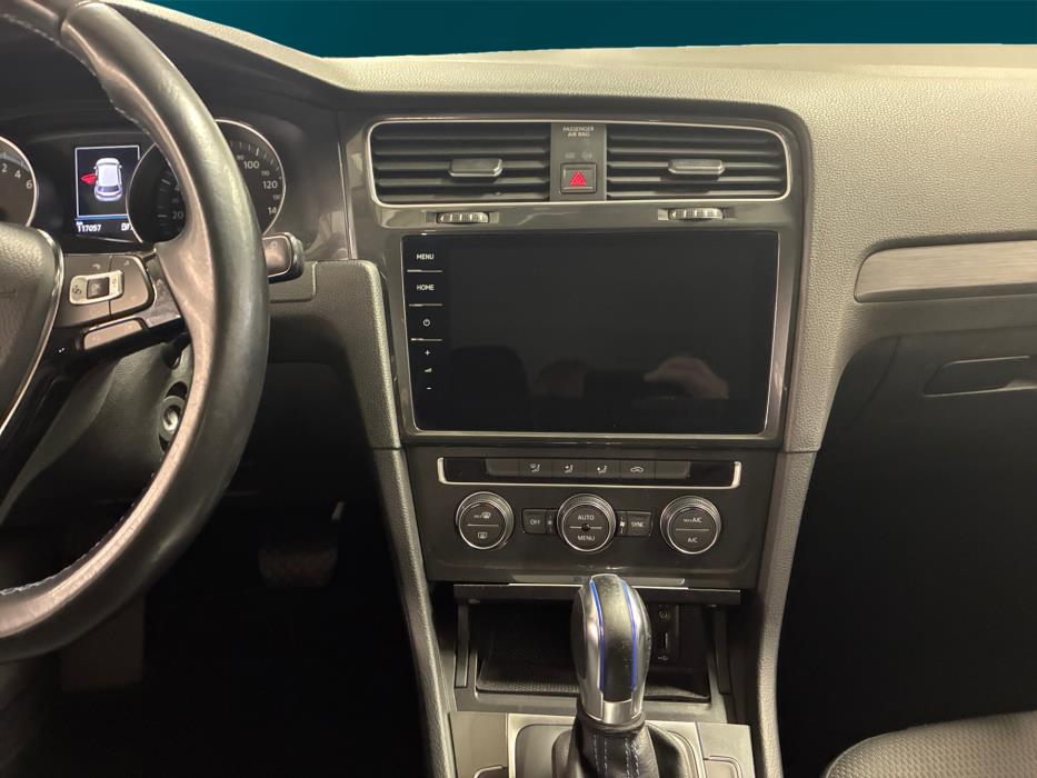 VOLKSWAGEN Golf 2018