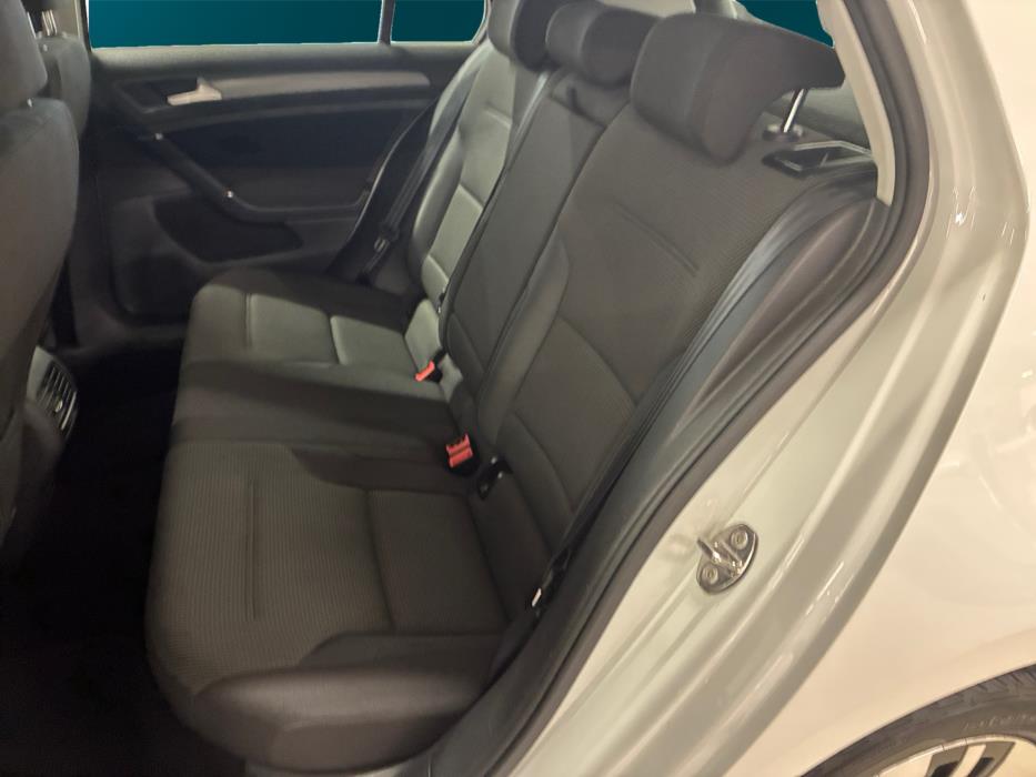 VOLKSWAGEN Golf 2018
